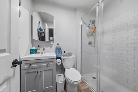 Bath - 12605 Encanto Way, Redding, CA 96003 photo 2 of 2