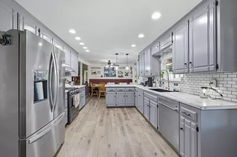 Kitchen - 12605 Encanto Way, Redding, CA 96003 photo 4 of 5