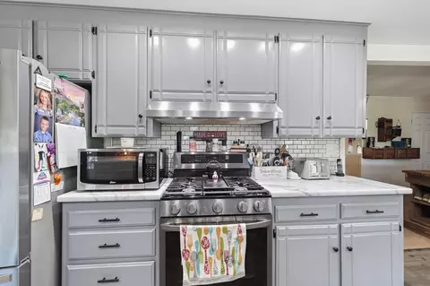 Kitchen - 12605 Encanto Way, Redding, CA 96003 photo 5 of 5