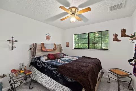 Bedroom - 21999 Riverside Ave, Red Bluff, CA 96080 photo 3 of 3