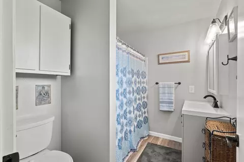 Bath - 21999 Riverside Ave, Red Bluff, CA 96080 photo 1 of 3