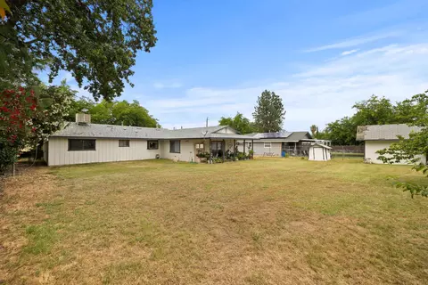 Exterior - 21999 Riverside Ave, Red Bluff, CA 96080 photo 8 of 8