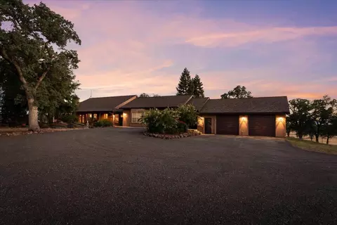 4905 Parkville Rd, Anderson, CA 96007
