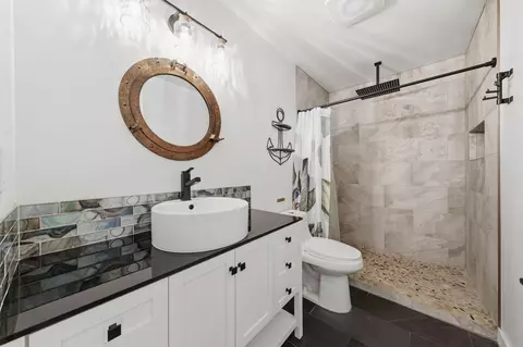 Bath - 20221 Sombrero Ct, Redding, CA 96002 photo 4 of 5
