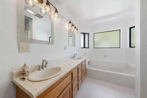 Bath - 20221 Sombrero Ct, Redding, CA 96002 photo 1 of 5
