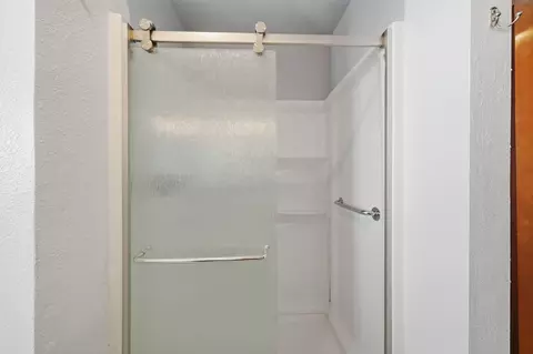 Bath - 20221 Sombrero Ct, Redding, CA 96002 photo 3 of 5