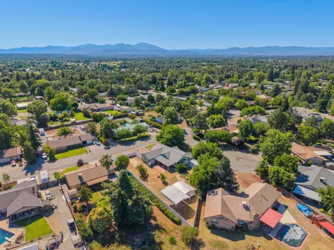 View/Area - 20221 Sombrero Ct, Redding, CA 96002 photo 6 of 6