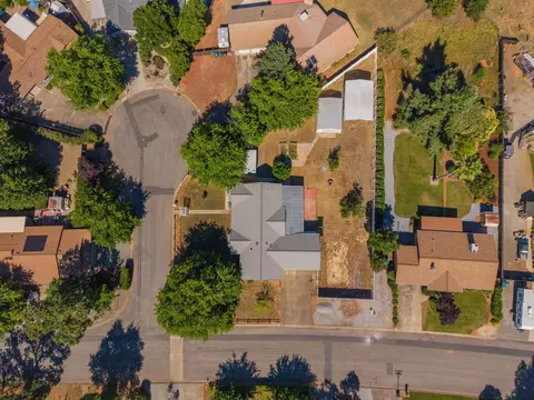 View/Area - 20221 Sombrero Ct, Redding, CA 96002 photo 4 of 6