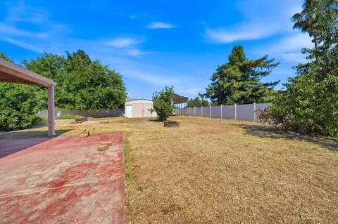 Exterior - 20221 Sombrero Ct, Redding, CA 96002 photo 5 of 16