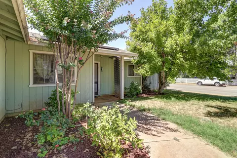 Exterior - 3512 Capricorn Way, Redding, CA 96002 photo 9 of 11
