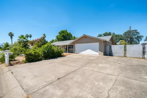Exterior - 2878 Wilson Ave, Redding, CA 96002 photo 4 of 5