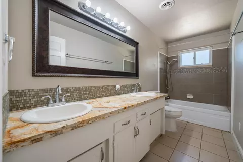 Bath - 2878 Wilson Ave, Redding, CA 96002 photo 1 of 2