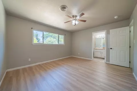 Bedroom - 2878 Wilson Ave, Redding, CA 96002 photo 5 of 6