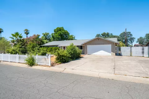 2878 Wilson Ave, Redding, CA 96002