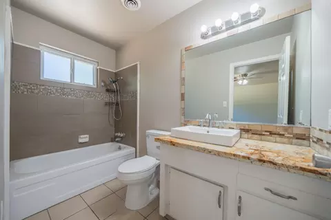 Bath - 2878 Wilson Ave, Redding, CA 96002 photo 2 of 2