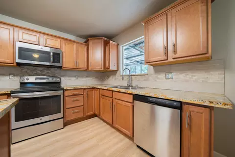 Kitchen - 2878 Wilson Ave, Redding, CA 96002 photo 1 of 2