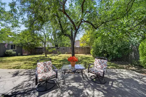 Exterior - 540 Armando Ave, Redding, CA 96003 photo 4 of 10