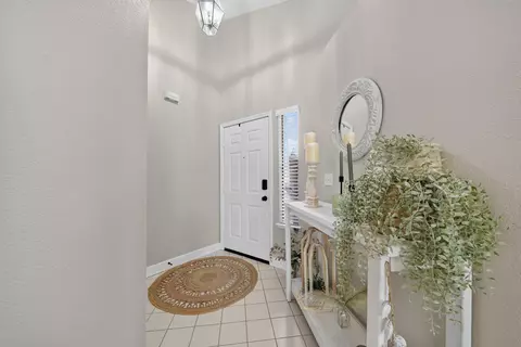 Entry Way - 540 Armando Ave, Redding, CA 96003 photo 2 of 2