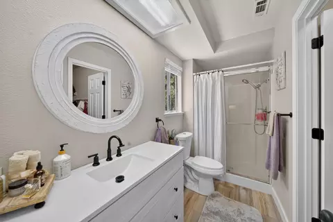 Bath - 540 Armando Ave, Redding, CA 96003 photo 1 of 2