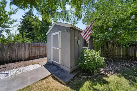 Exterior - 540 Armando Ave, Redding, CA 96003 photo 7 of 10