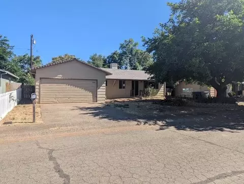 2104 Phobos Ct, Redding, CA 96002