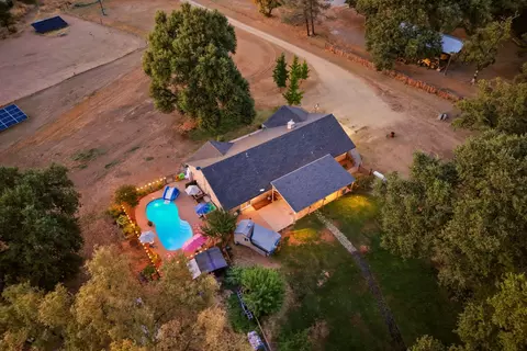 View/Area - 10971 Oak Run Rd, Oak Run, CA 96069 photo 6 of 12