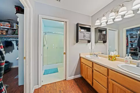 Bath - 10971 Oak Run Rd, Oak Run, CA 96069 photo 1 of 3