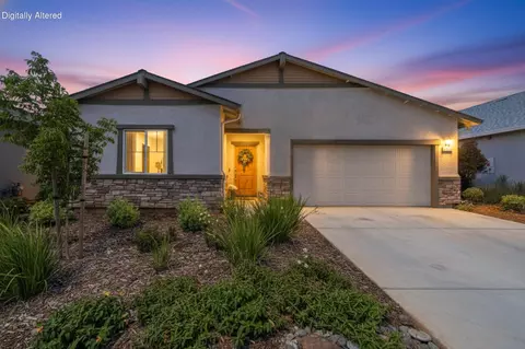 5016 Monaco Pkwy, Redding, CA 96002