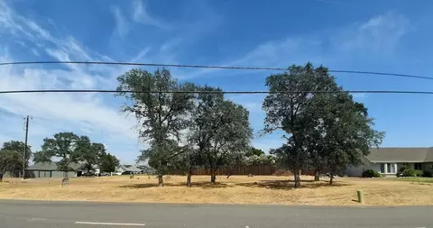 19980 Freshwater Dr, Cottonwood, CA 96022