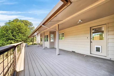 Exterior - 20000 Lyal Ln, Redding, CA 96002 photo 3 of 12