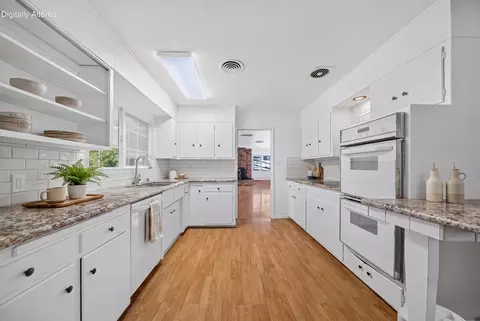 Kitchen - 20000 Lyal Ln, Redding, CA 96002 photo 1 of 3