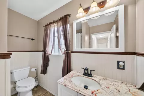 Bath - 20000 Lyal Ln, Redding, CA 96002 photo 1 of 2