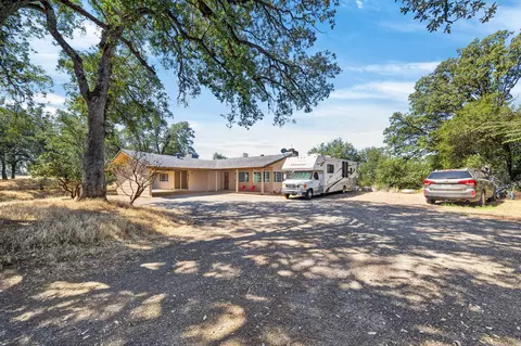 Exterior - 20000 Lyal Ln, Redding, CA 96002 photo 8 of 12