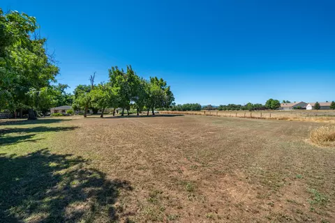 Exterior - 7775 Churn Creek Rd, Redding, CA 96002 photo 31 of 42