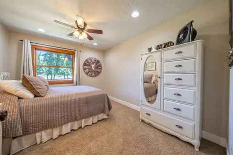 Bedroom - 7775 Churn Creek Rd, Redding, CA 96002 photo 8 of 9