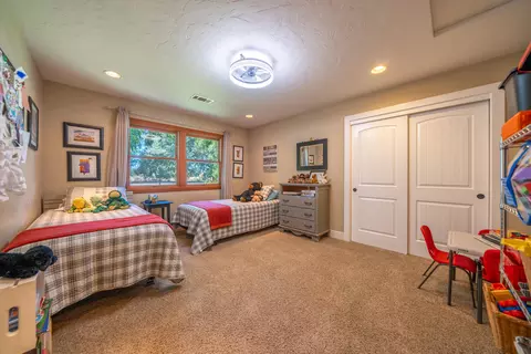 Bedroom - 7775 Churn Creek Rd, Redding, CA 96002 photo 5 of 9