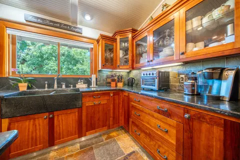 Kitchen - 7775 Churn Creek Rd, Redding, CA 96002 photo 3 of 6