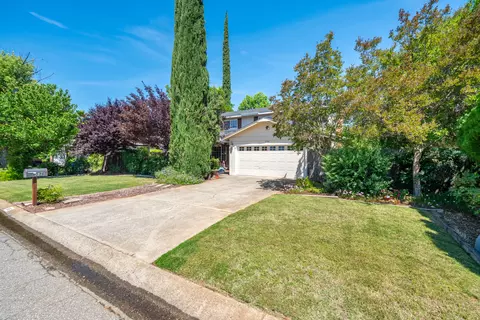 596 Estate St, Redding, CA 96002