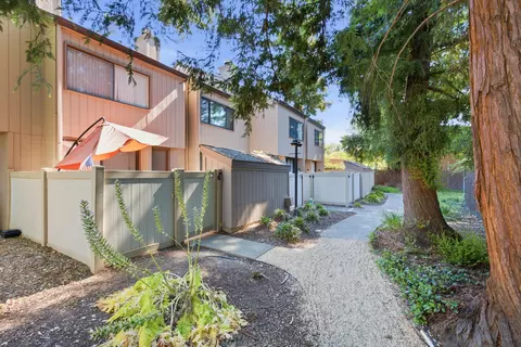 536 Woodside Oaks #7, Sacramento, CA 95825