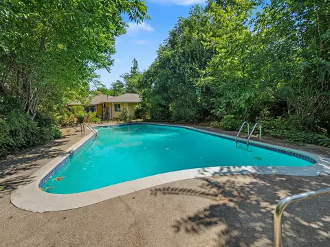 Exterior - 2950 Irene St, Redding, CA 96002 photo 2 of 8