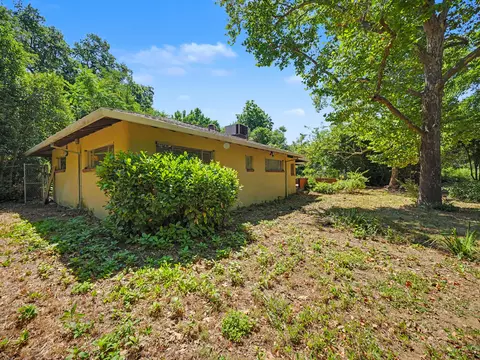 Exterior - 2950 Irene St, Redding, CA 96002 photo 8 of 8