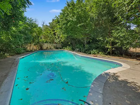 Exterior - 2950 Irene St, Redding, CA 96002 photo 1 of 8