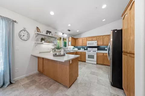 Kitchen - 4565 Cerro Ln, Redding, CA 96001 photo 3 of 3