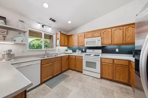 Kitchen - 4565 Cerro Ln, Redding, CA 96001 photo 1 of 3