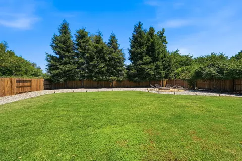 Exterior - 4565 Cerro Ln, Redding, CA 96001 photo 12 of 16