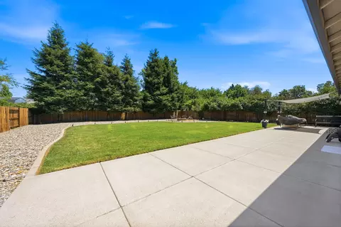 Exterior - 4565 Cerro Ln, Redding, CA 96001 photo 10 of 16