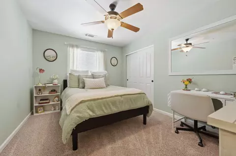 Bedroom - 4565 Cerro Ln, Redding, CA 96001 photo 3 of 4