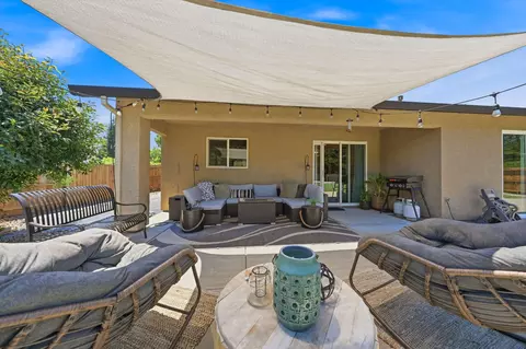 Exterior - 4565 Cerro Ln, Redding, CA 96001 photo 7 of 16