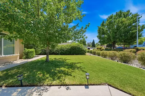 Exterior - 4565 Cerro Ln, Redding, CA 96001 photo 2 of 16
