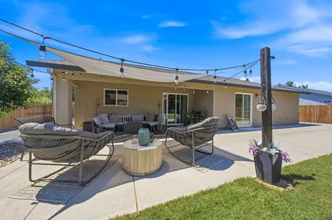 Exterior - 4565 Cerro Ln, Redding, CA 96001 photo 6 of 16